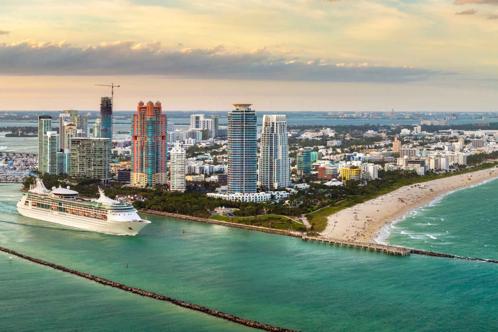 Luxury Cruise Transportation to PortMiami, Port Everglades and the Port of Palm Beach Featured Photo
